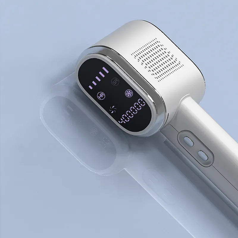 Weißes Danxon IPL Haarentfernung CB50 mit Digitaldisplay auf hellblauem Hintergrund