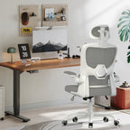 Modernes Büro-Setup mit ergonomischem Norevia Ergonomische Bureaustoel, Schreibtisch und Computermonitor